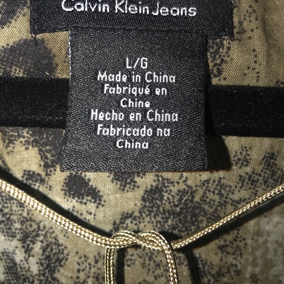 PRICE DROP 🚨Calvin Klein Jeans Cheetah Top - Picture 4 of 5
